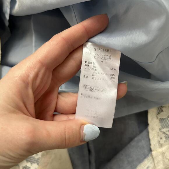 Axes Femme Blue chambray denim midi skirt with white lace trim and bow detail - Picture 4 of 8